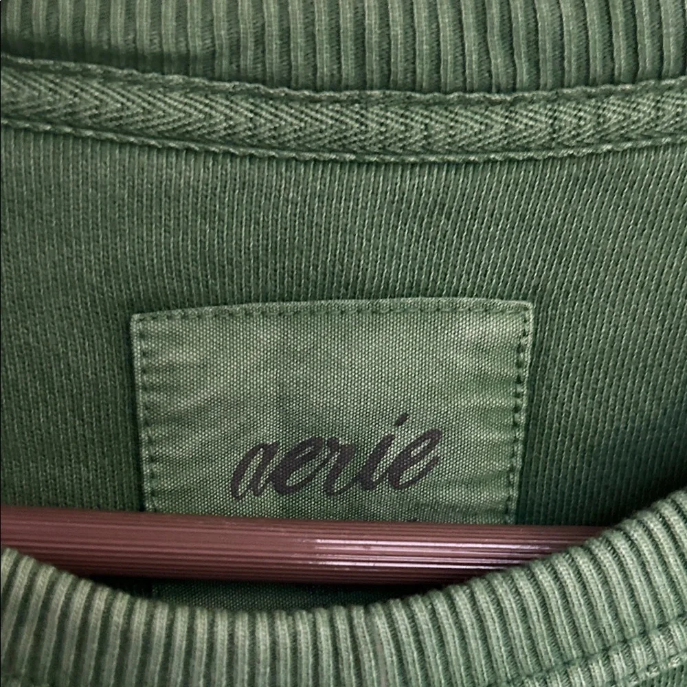Oversized Sweatshirt (NWT) - Picture 4 of 9